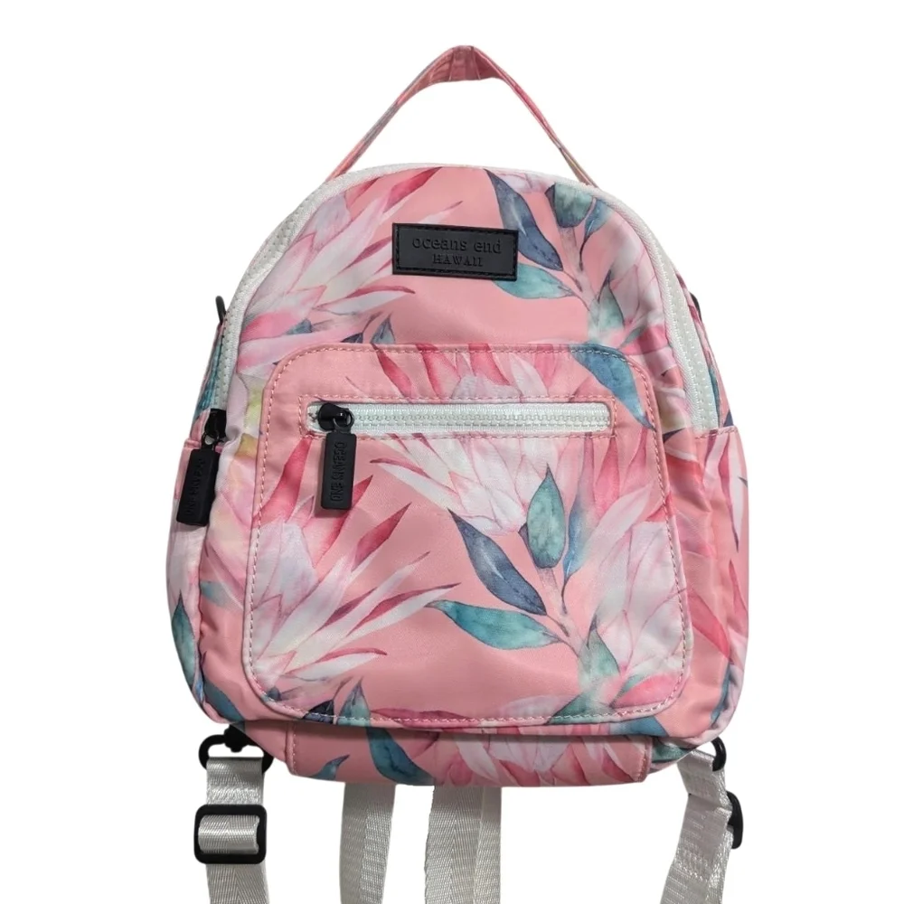 Ocean's End Hawaii convertible 2 in 1 bag purse mini backpack Lahaina Protea